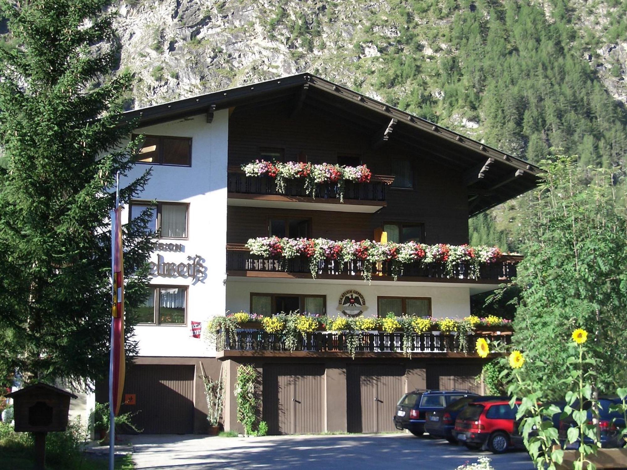 Pension Und Apartment Edelweiss Хайлигенблут Екстериор снимка