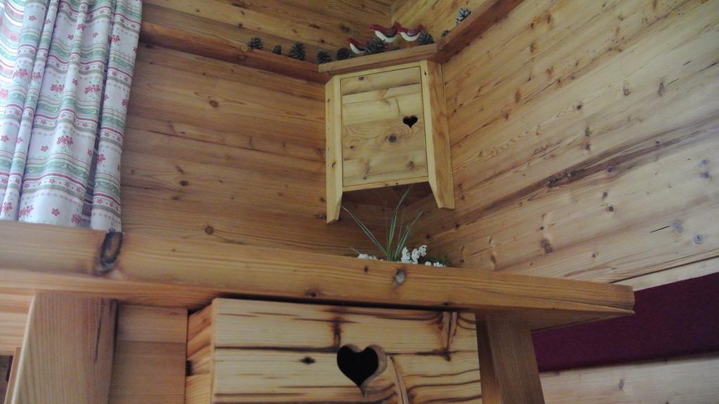 Pension Und Apartment Edelweiss Хайлигенблут Екстериор снимка