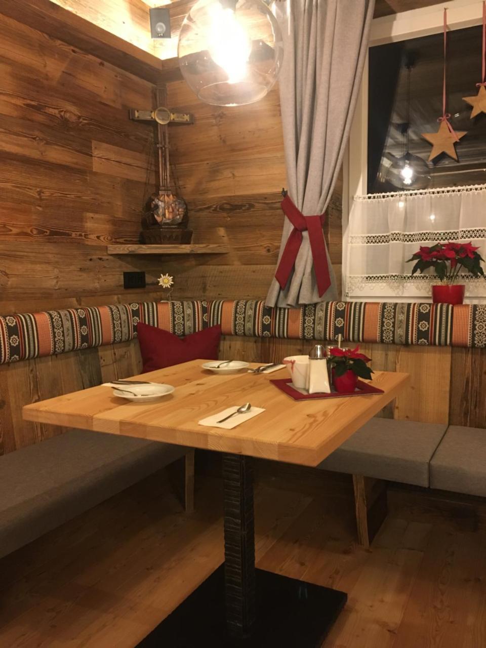 Pension Und Apartment Edelweiss Хайлигенблут Екстериор снимка